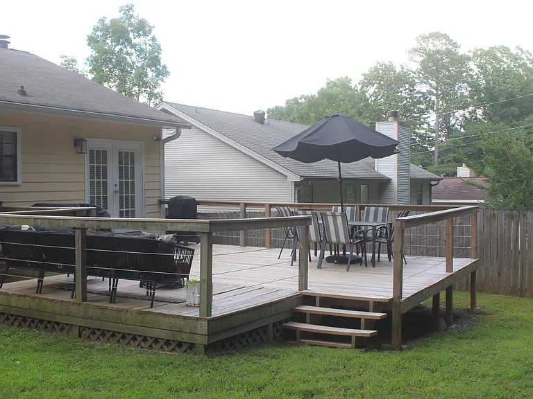 Backyard / Deck 1.1