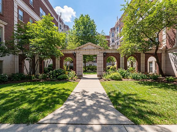 2nd image of 488 Sheridan Rd APT 2