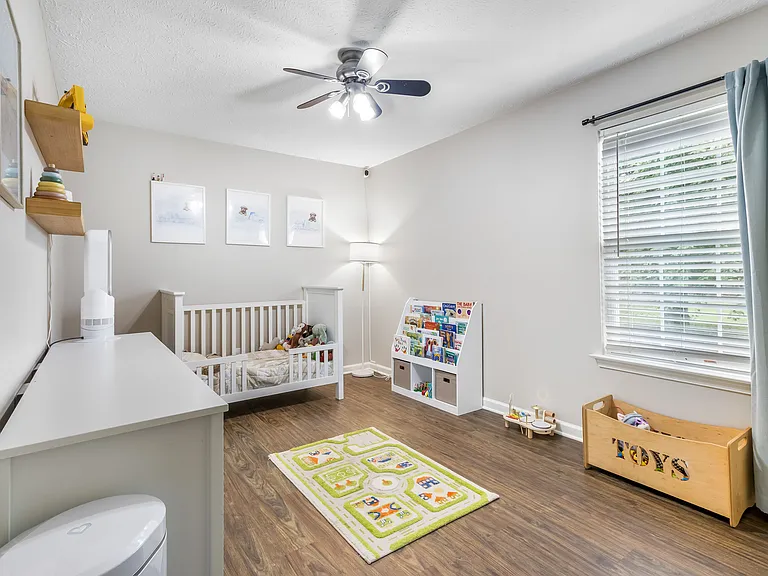 2423 Sawmill St — Photo 21