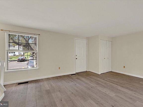 5th image of 82 Ewing Dr #A