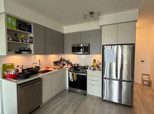4655 Metcalfe Ave #411, Mississauga, ON L5M 0Y3