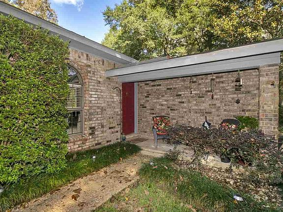 4th image of 1970 Sky Vista Dr W