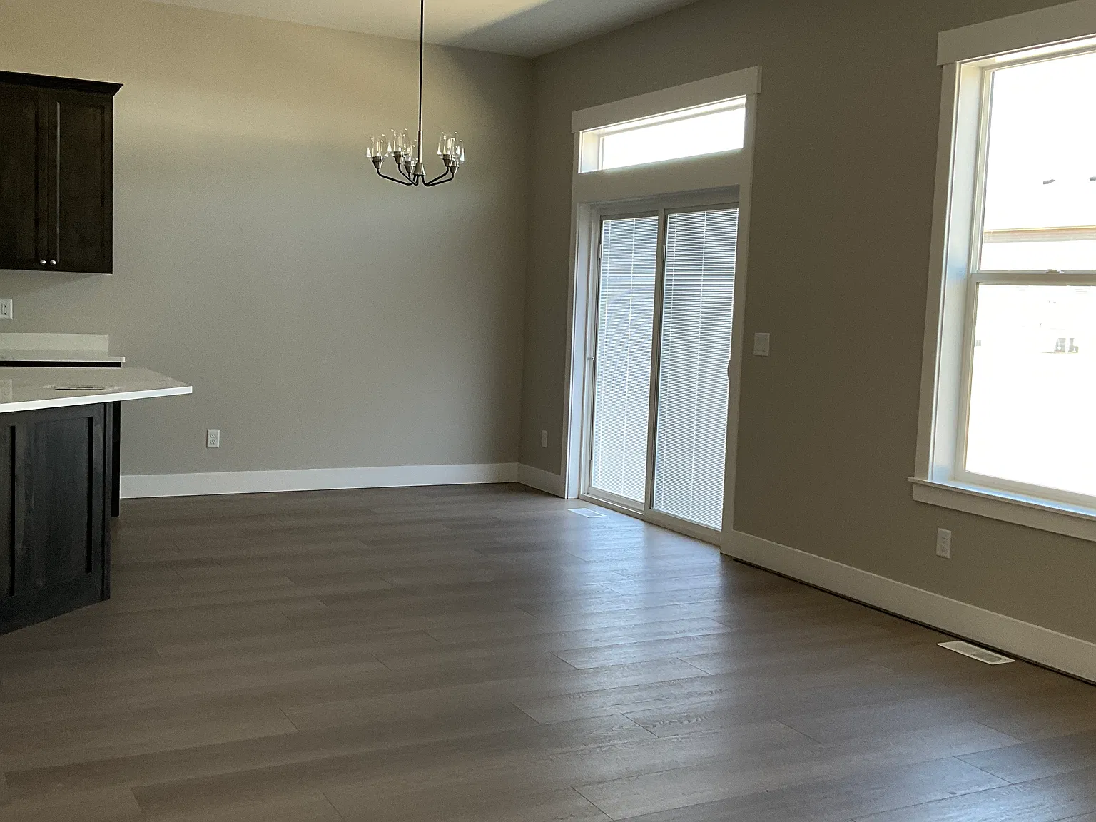 3 bed, $2,095 — Photo 4