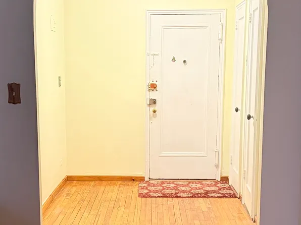 1900 Quentin Road image 2 of 7