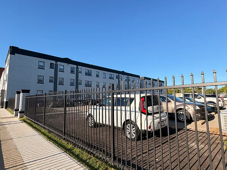 Meridian Living II — Photo 44