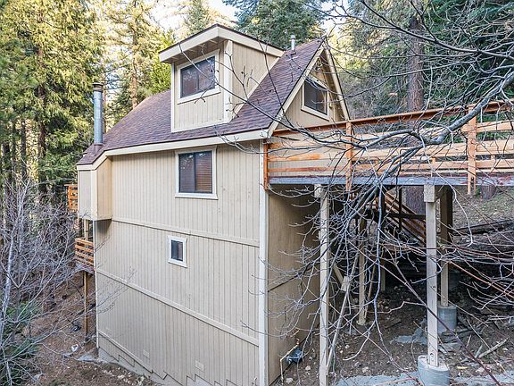 3rd image of 828 Oakmont Ln