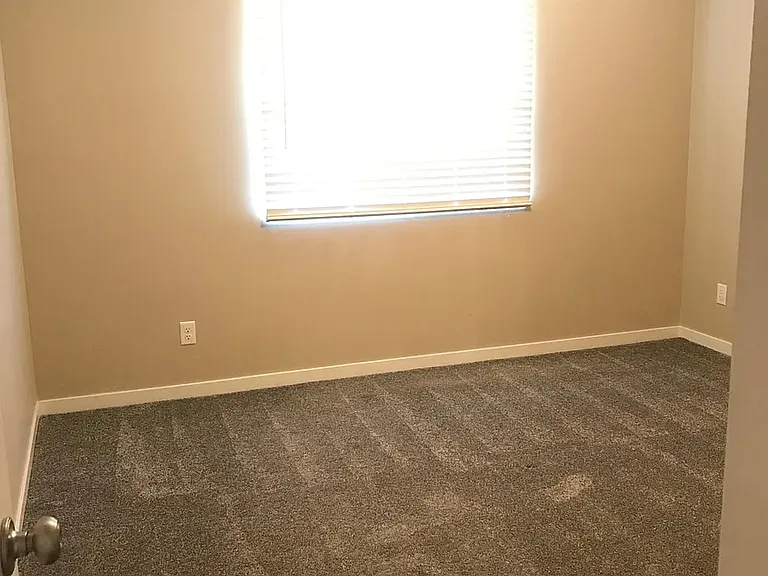 1070 Augusta Dr #1070 — Photo 6