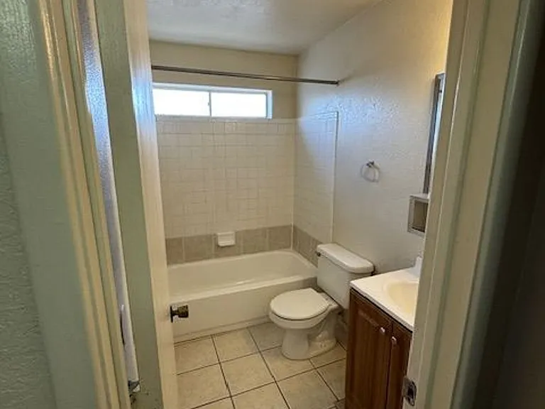 446 E Pastime Rd — Photo 7