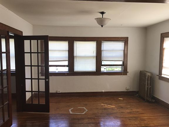 4th image of 2900-2902 Cottage Dr