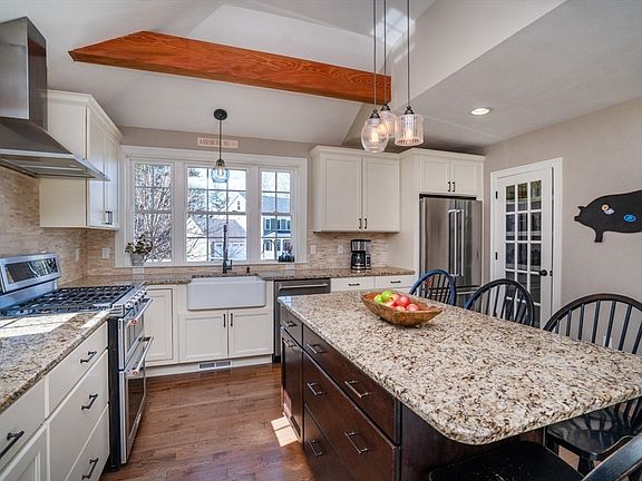 4th image of 4 Locke Hill Ln