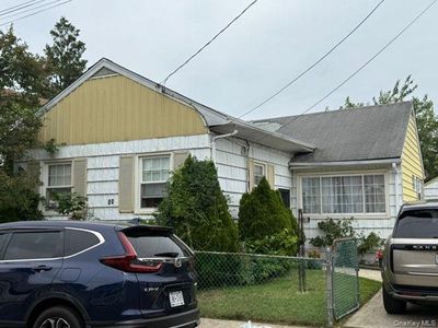 80 Biltmore Avenue, Elmont, NY, 11003