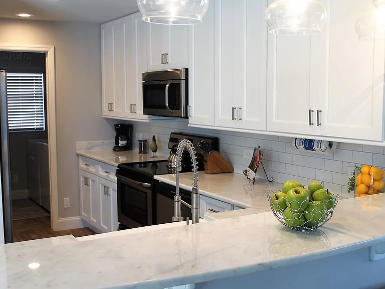 12 Clarendon Ct S — Photo 12