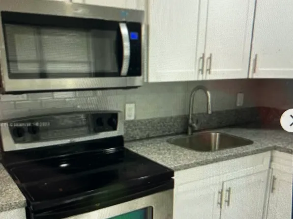 2135 NE 170th St APT 2, North Miami Beach, FL 33162