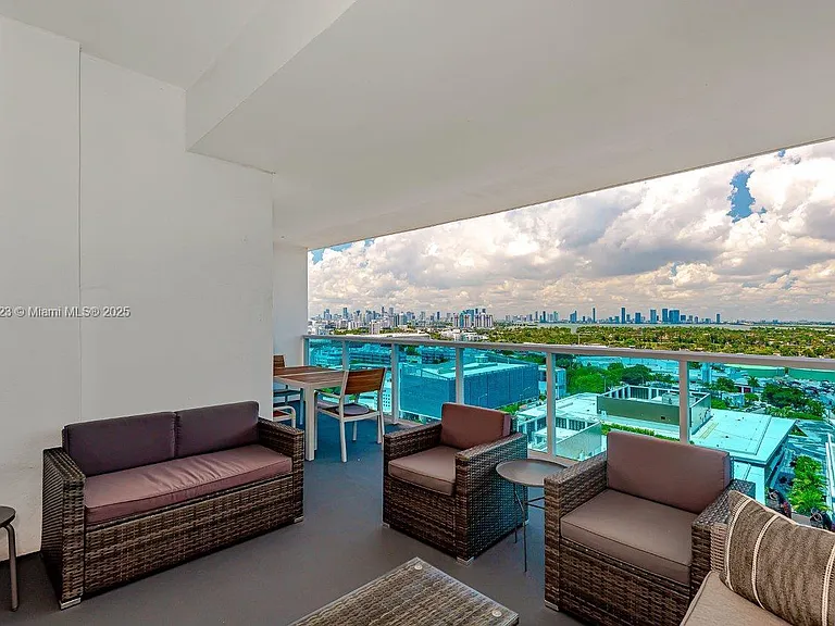 2301 Collins Ave #21 — Photo 24