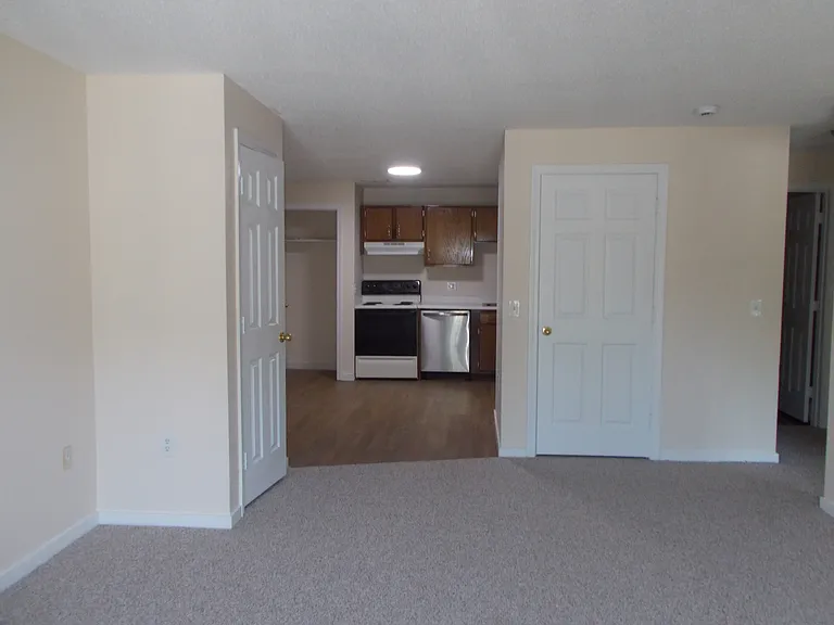 12 Saint James Pl #1022 — Photo 3