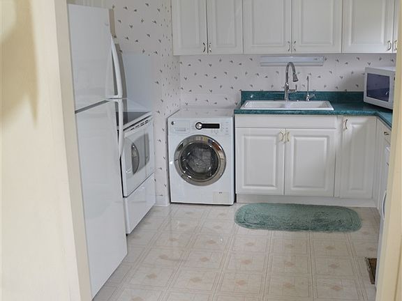 4th image of 1234 Byron Dr