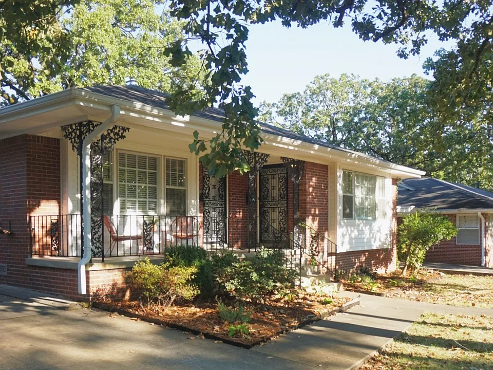 609 N Cedar St