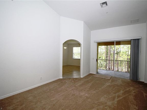 4th image of 1355 Mariposa Cir