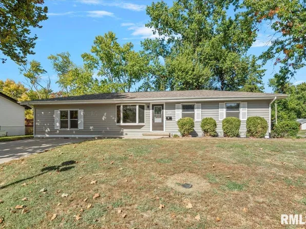 29 Glenwood Ln, Chatham, IL 62629