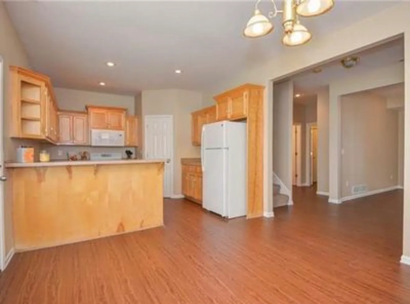 3 bed, 2.5 bath, 1544 sqft, $1,550 — Photo 3