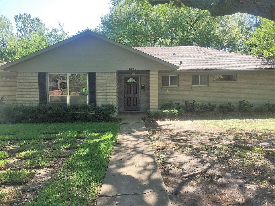 1st image of 8719 Manhattan Dr