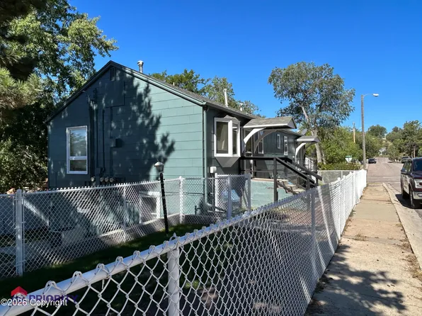302 S Spokane Ave, Newcastle, WY 82701