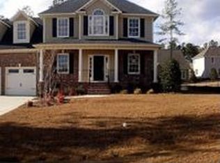 56 Valley Pines Dr, Spring Lake, NC 28390