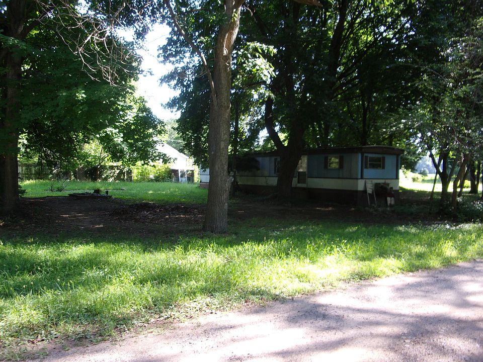 1st image of 32216 Eleanor St