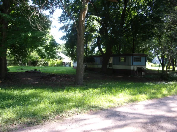 32216 Eleanor St, Colon, MI 49040