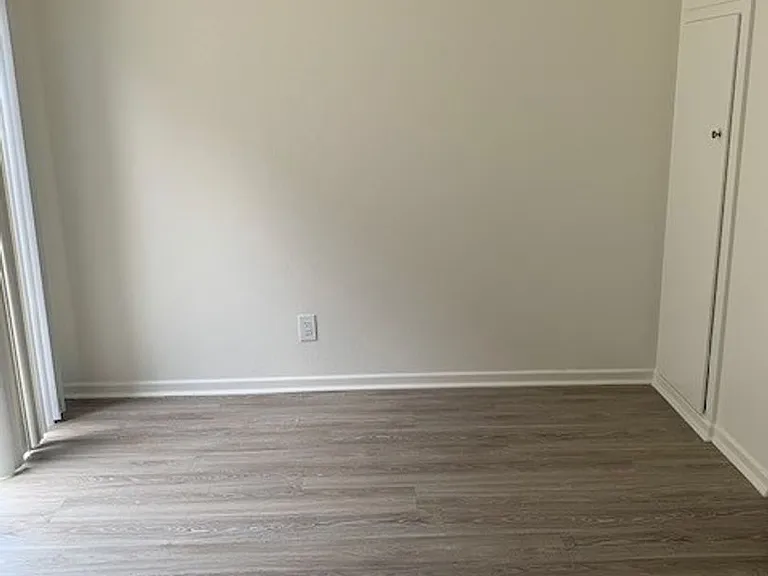 251 Mathilda Dr — Photo 12