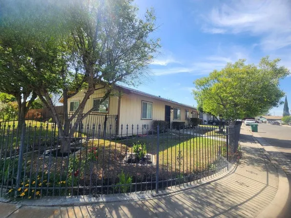 1933 Tri Circle Dr, Firebaugh, CA 93622