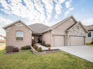 1190 N Cedar Ridge Ave, Springfield, MO 65802