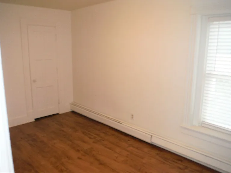 9 Sherman Ave — Photo 7