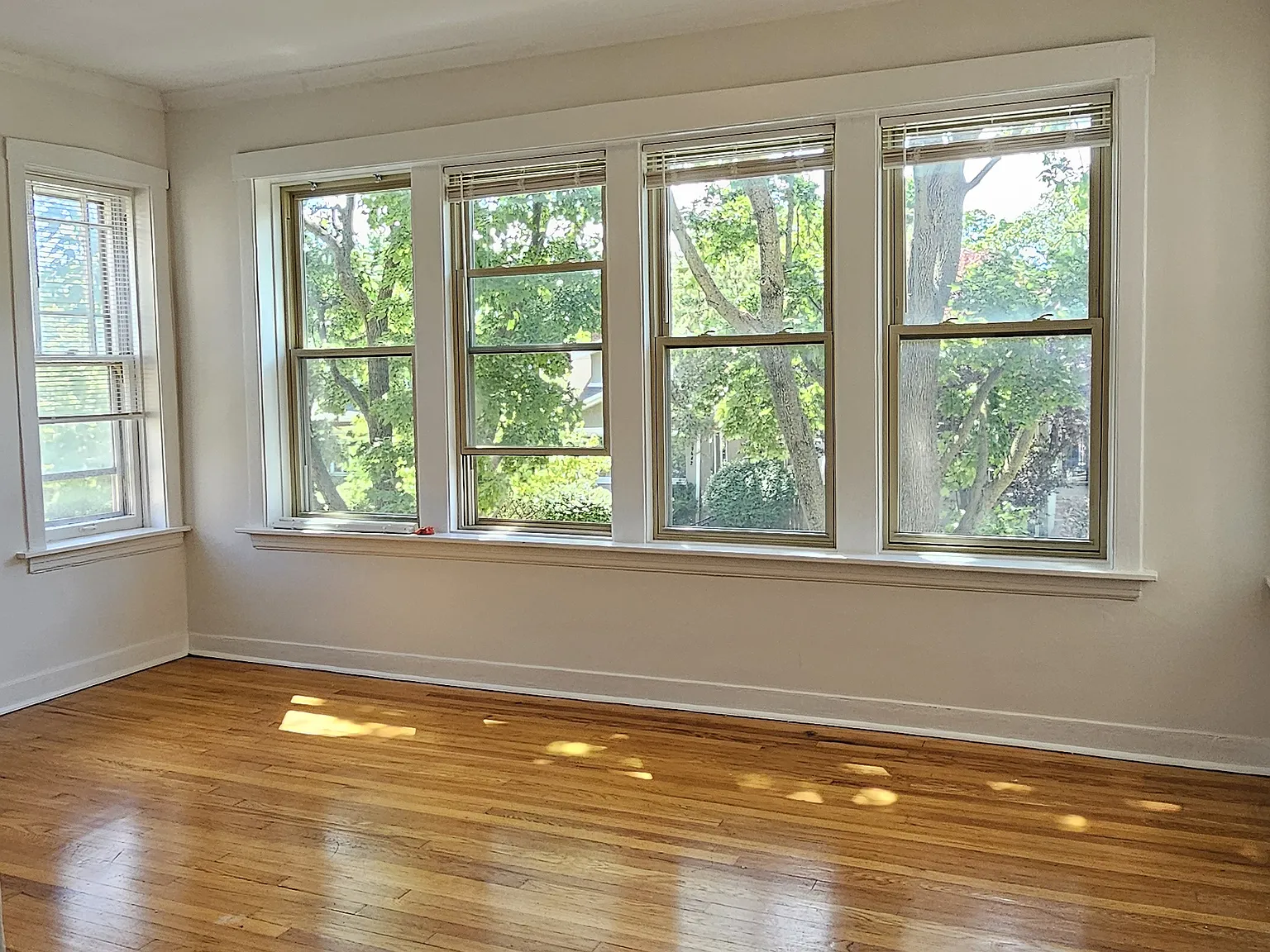 4453 N Central Park Ave — Photo 2