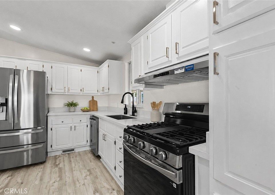 1st image of 324 Magpie Ln #324