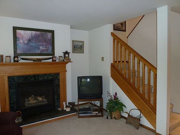 2nd image of 20 Dooling Way Unit 9
