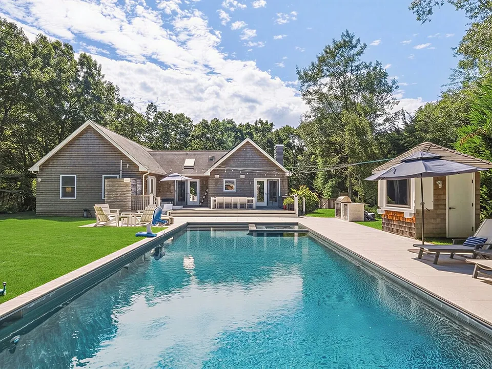48 Harbor View Dr