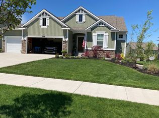 3215 Lowingside Dr, Jenison, MI 49428