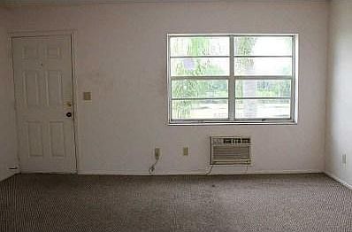 2nd image of 4142 Dolphin Dr Unit 209