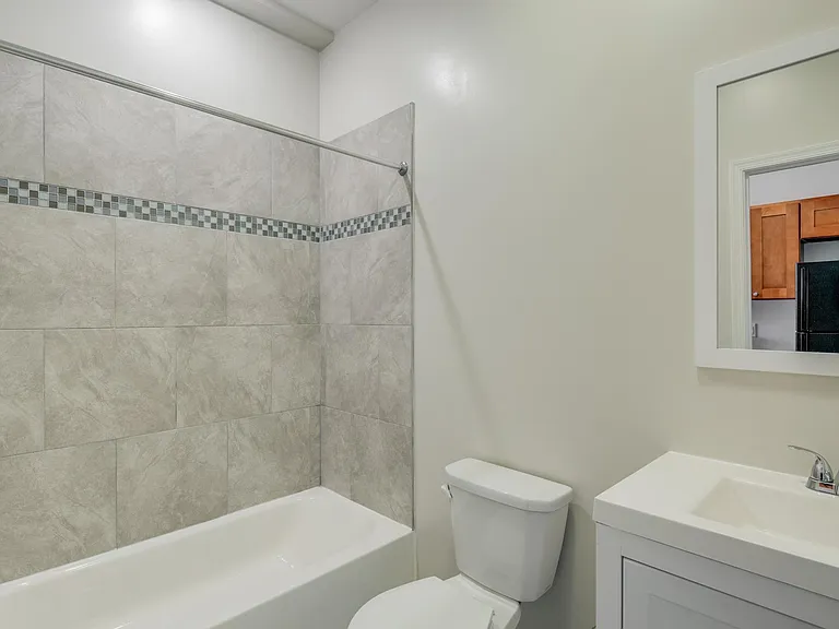 317 N 52nd St #12 — Photo 6