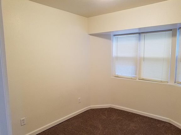5th image of 1120 Gillette St