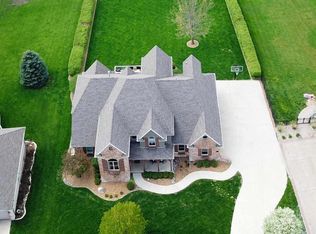 2400 W Pinnacle Dr, Dunlap, IL 61525