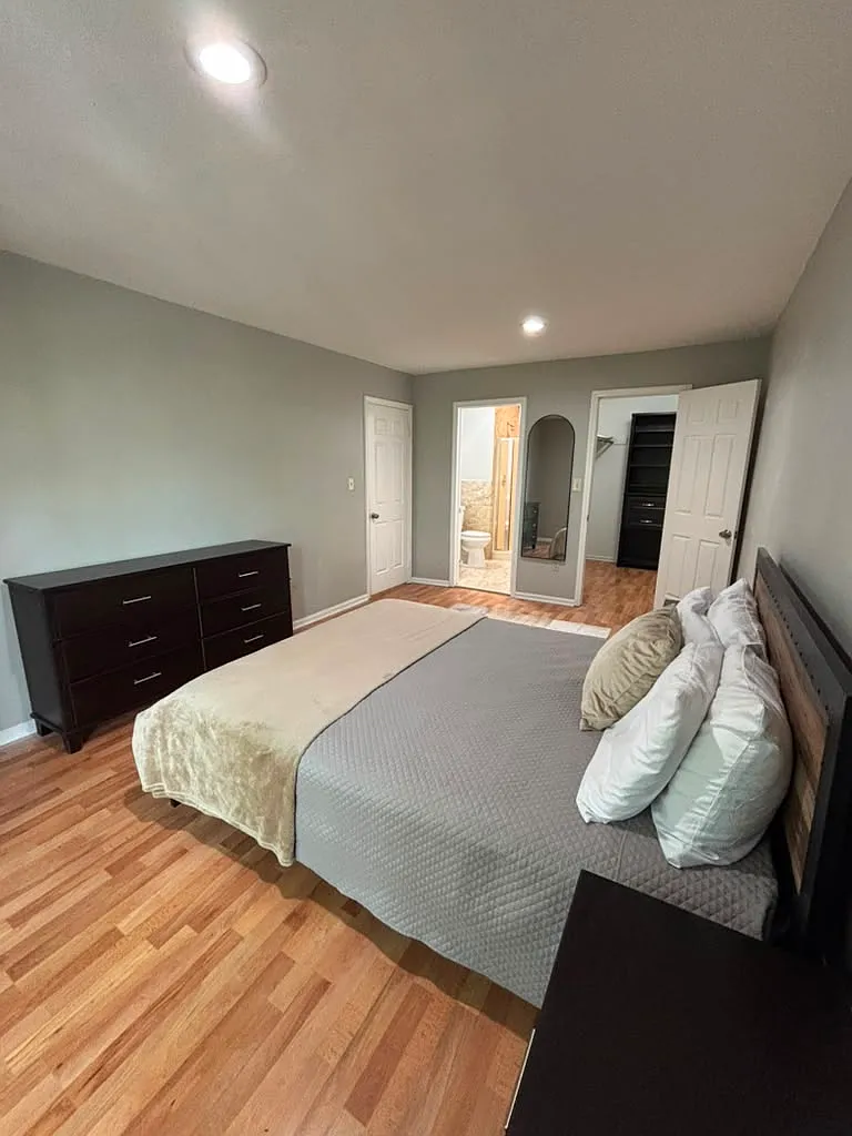 44 South Orange Ave (P2 | T1 Premier) - Master Bedroom — Photo 2