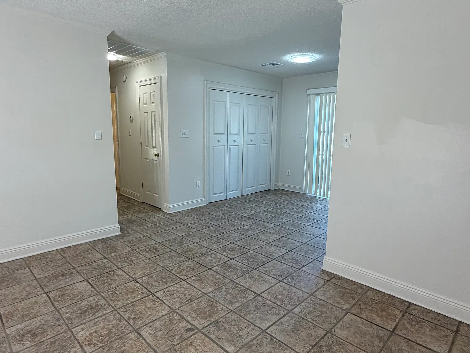 2 bed, 1250 sqft, $1,395 — Photo 4