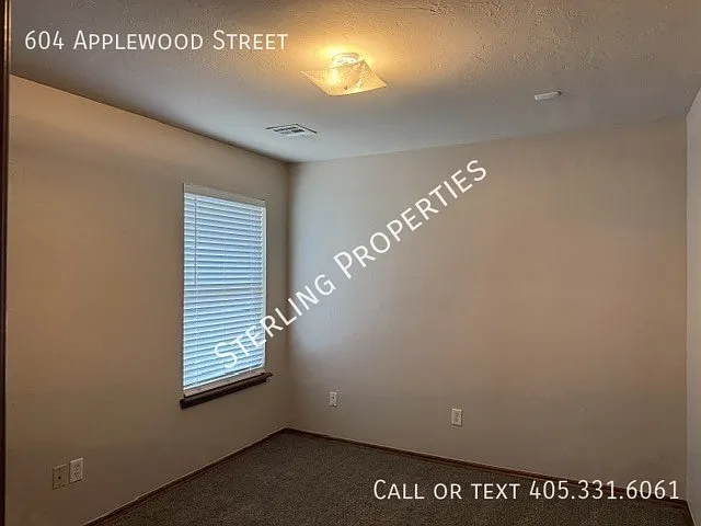 604 Applewood St — Photo 18