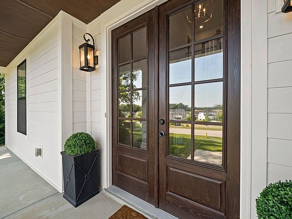 3rd image of 2744 Morrow Ln