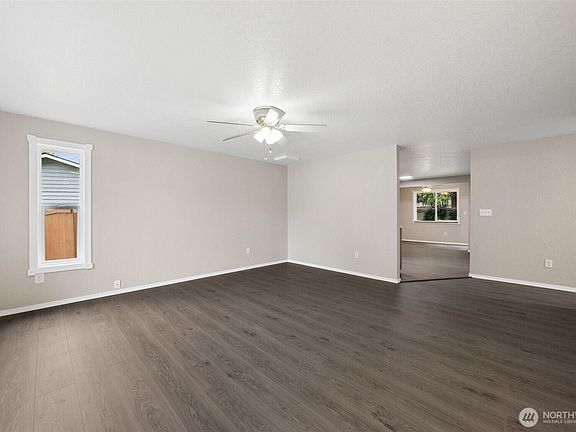 3rd image of 15705 90th Avenue Ct E
