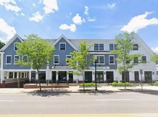 321 Washington St APT 204, Westwood, MA 02090