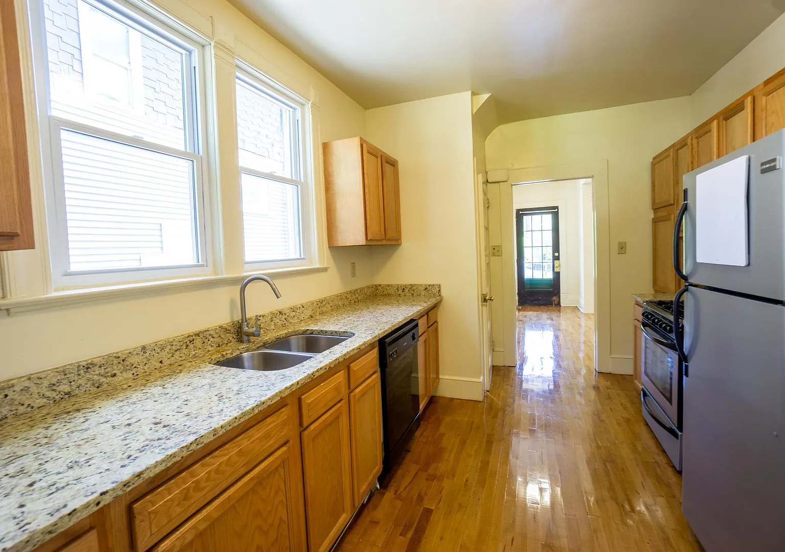 340 Roosevelt Ave - Available 7/1/27 - Single Family Home Near Barry Park — Photo 3