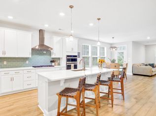 608 S Pointe Blvd, Summerville, SC 29483